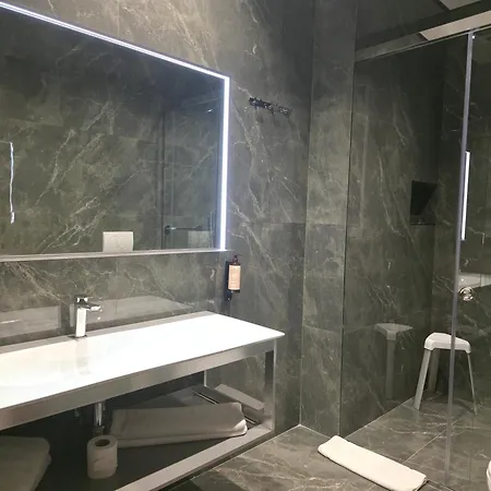 Otel Mondial