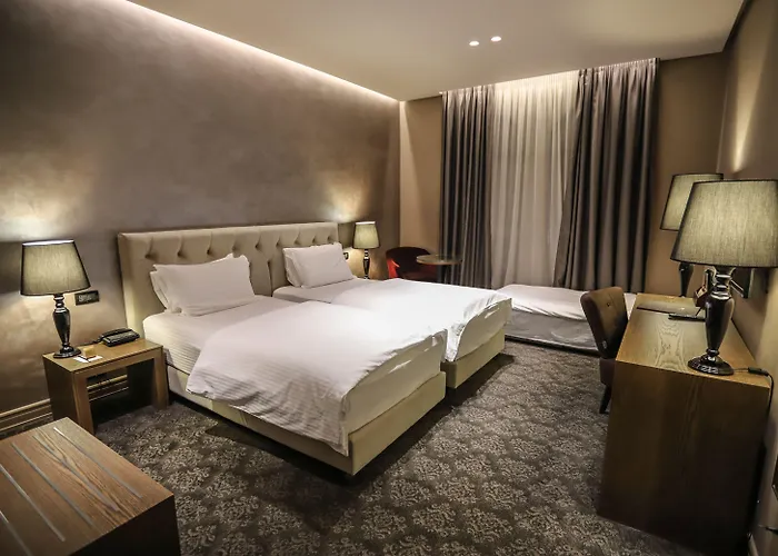 Mondial Hotel 4*