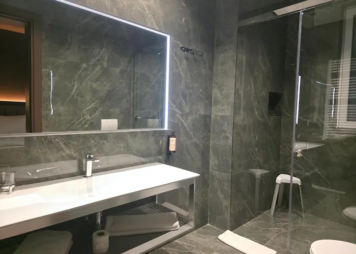 Otel Mondial