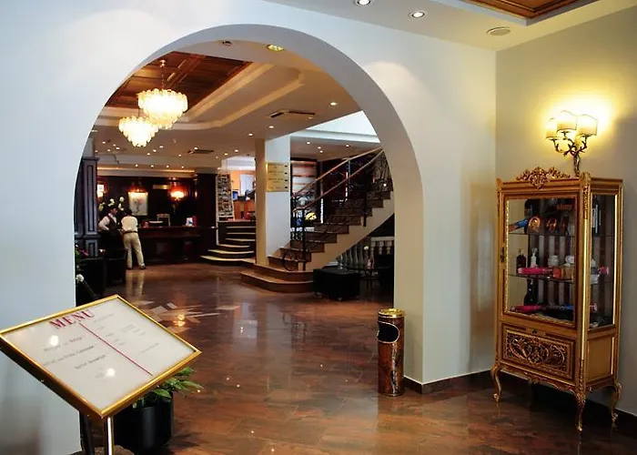 Mondial טיראנה