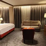 环球酒店 地拉那