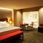 Mondial Hotel 4*