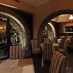 环球酒店 酒店 地拉那
