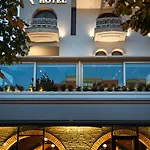 环球酒店 酒店 地拉那