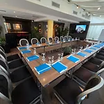 环球酒店 4* 地拉那