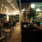环球酒店 酒店 地拉那