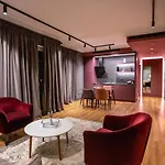 环球酒店 地拉那