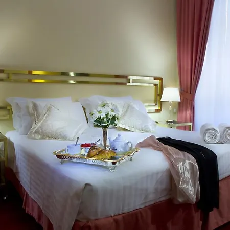 Hotell Mondial 4*
